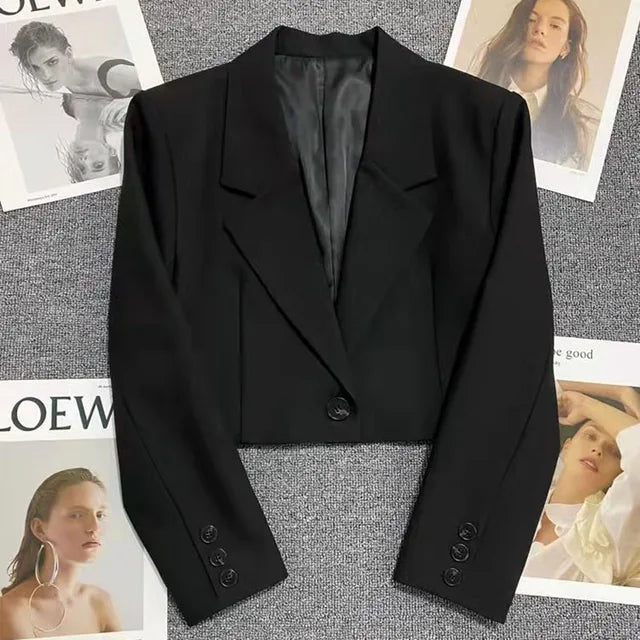 KAROLIN - Damen Kort Blazer med knappar och långa ärmar