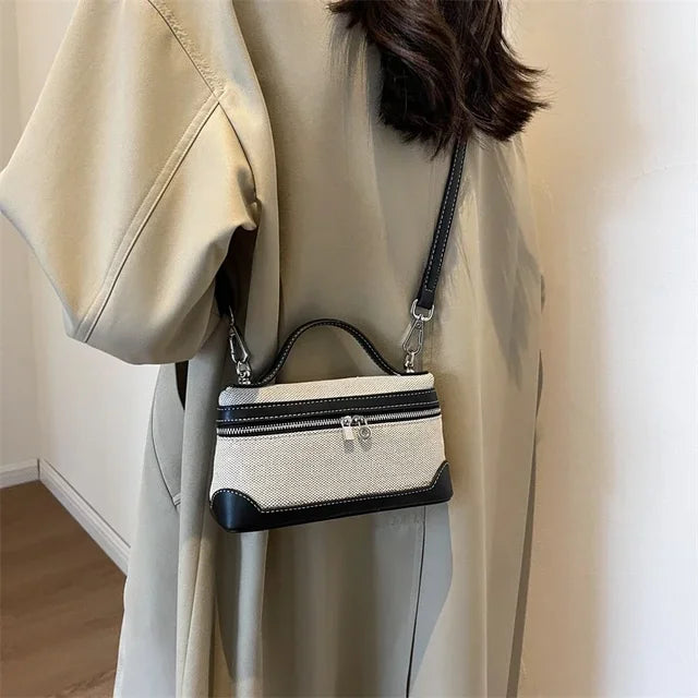 EWA - Crossbody Boxväska