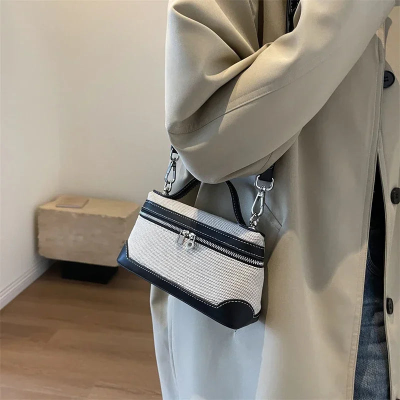 EWA - Crossbody Boxväska