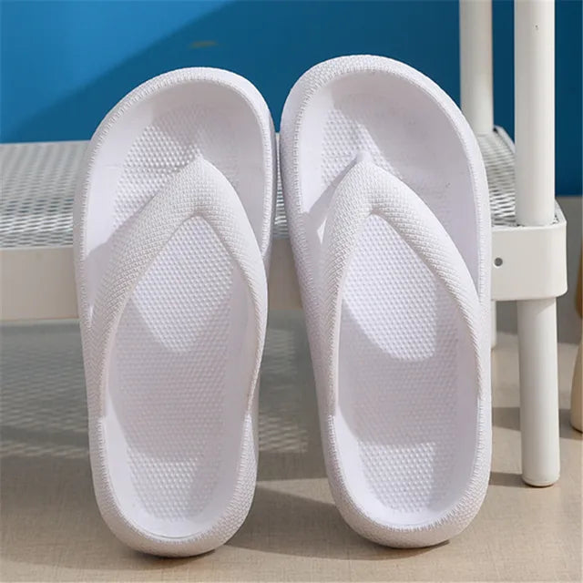 MATTIAS - Unisex Soft Sole Flip Flops: Sommar Strand Halkfria Moln Tofflor med Tjock Plattform och Clip Toe