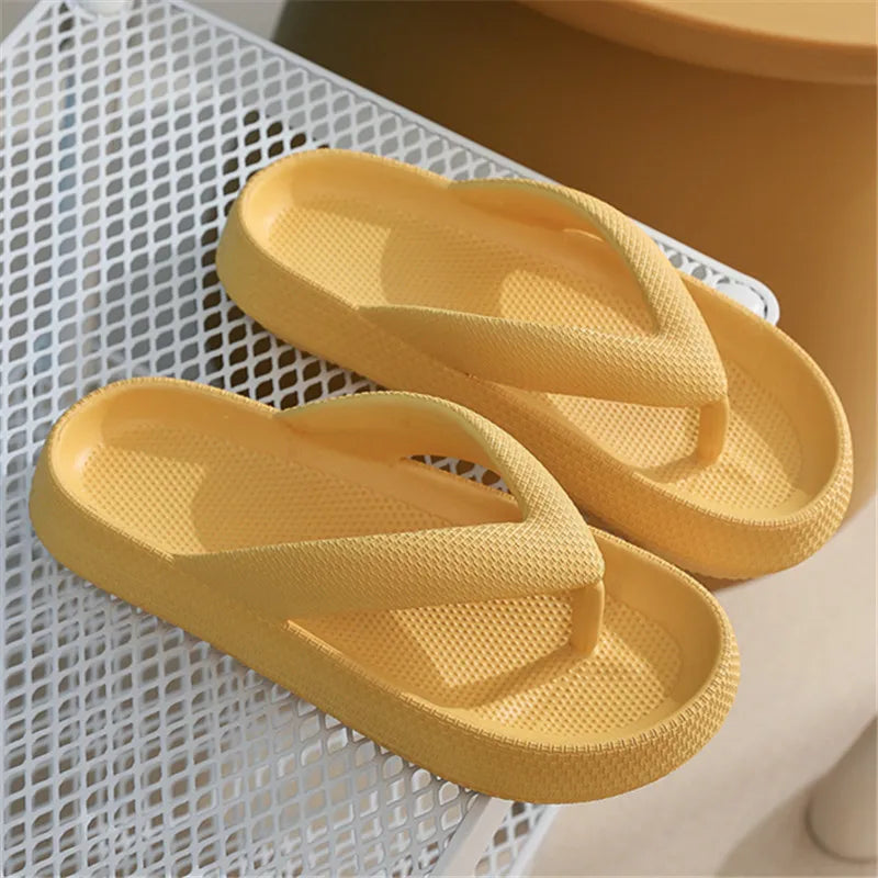 MATTIAS - Unisex Soft Sole Flip Flops: Sommar Strand Halkfria Moln Tofflor med Tjock Plattform och Clip Toe