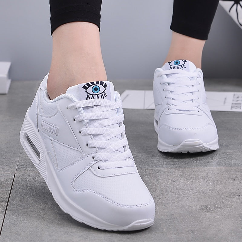 EMILY - Chunky sneakers gjorda av läderimitation