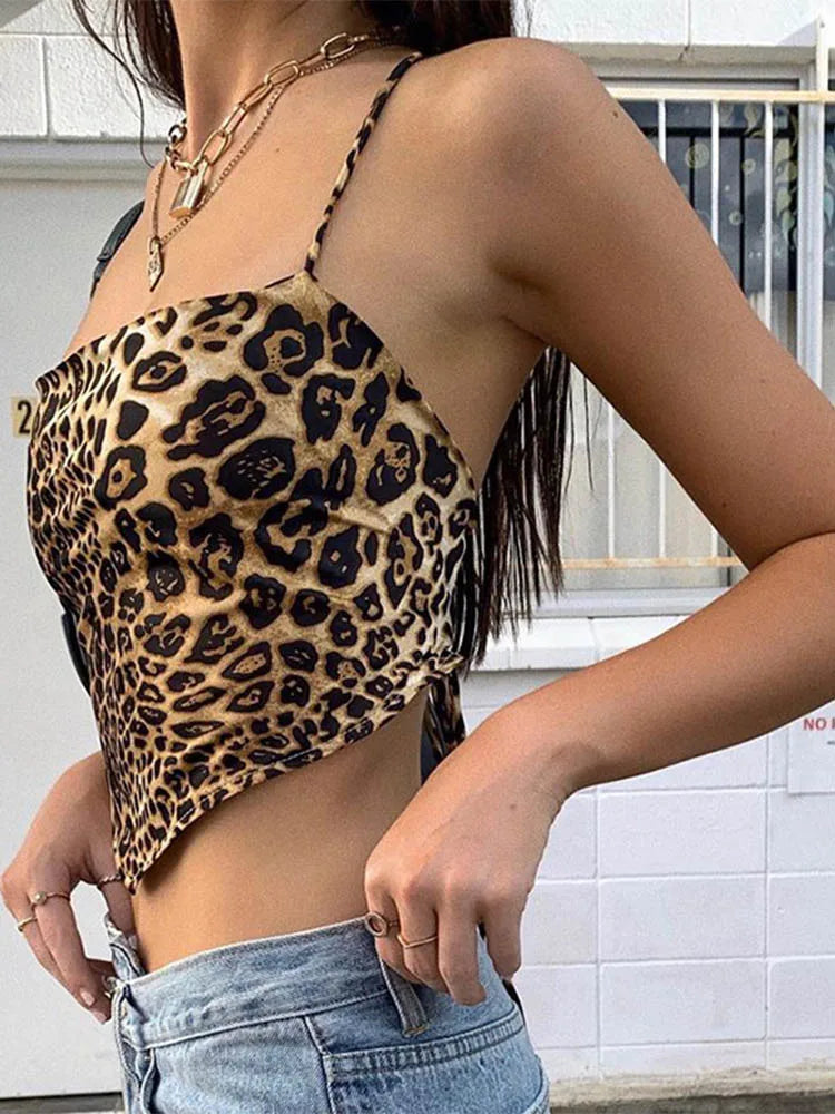 ASHLEY - Rygglös Crop Top med Leopardmönster