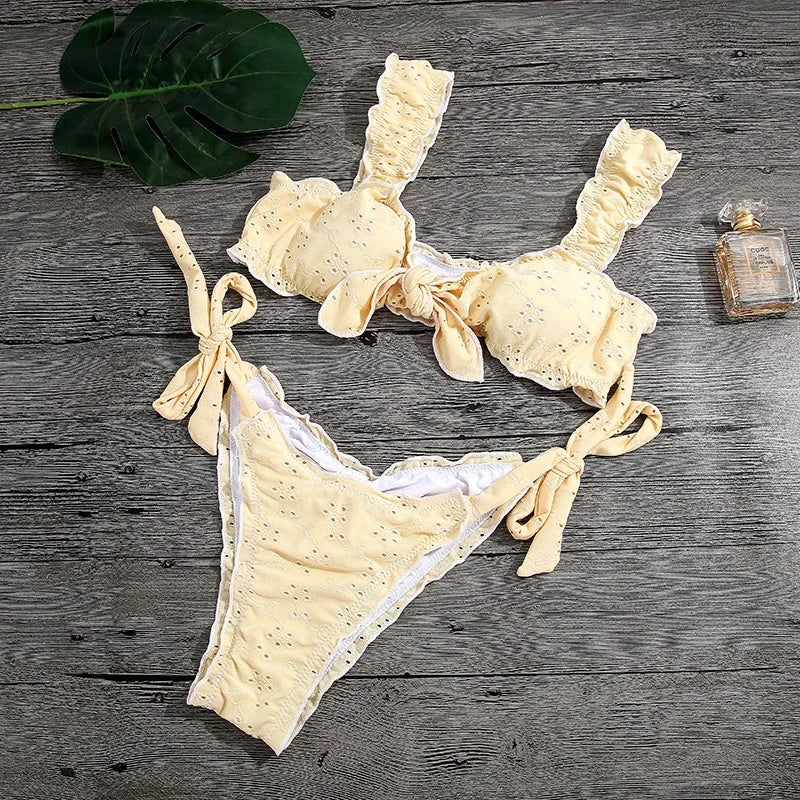 MARGARETHA - Bikini Set med Volanger i enfärgad design - Trådfritt, låg midja